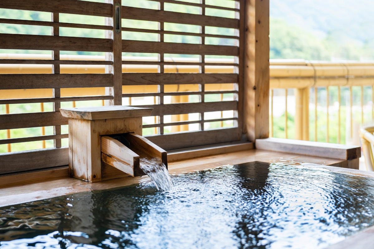 圧倒的な“没入感”で、記憶に残る広告体験を。